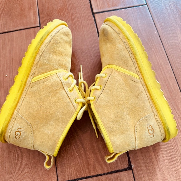 UGG Neumel Yellow Suede Lace Up Logo Ankle Chukka Boot Women's 8 - Picture 9 of 12